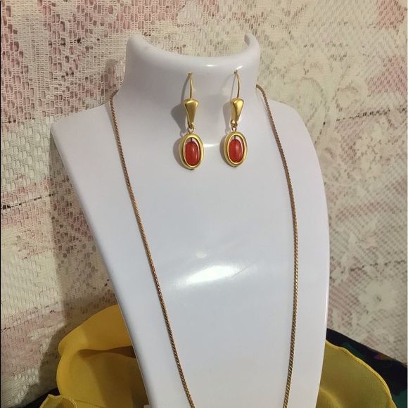 Vintage Necklace & Earrings Set Goldtone & Red Oval Beaded Necklace & Earrings - Picture 6 of 16